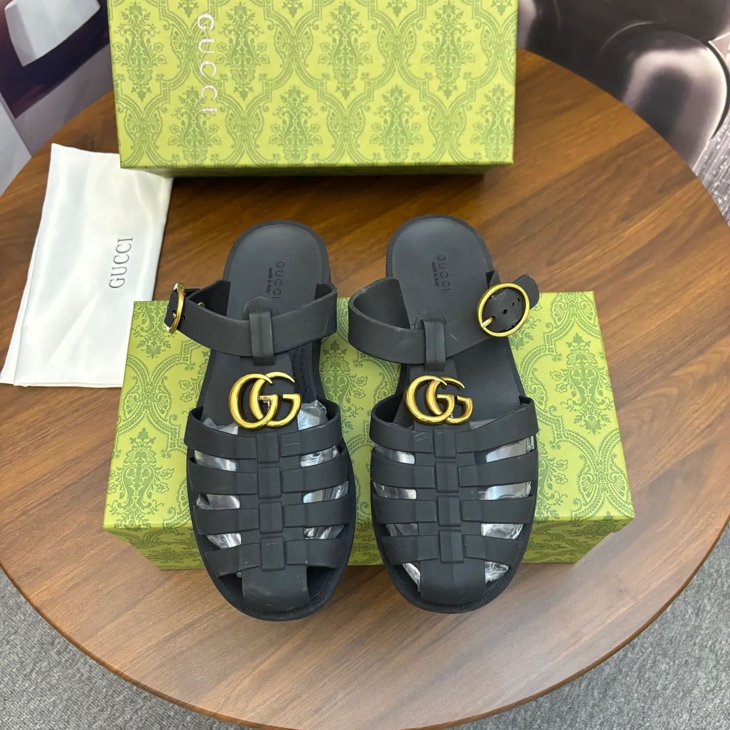 Men's shoes 260💰 [Gucci] Counter quality, top-quality original goods, real photos! Original TPU material, fine workmanship, comfortable; genuine 1:1 replica Size: 38 ~ 46